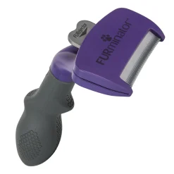 Deshedding lang haar kat