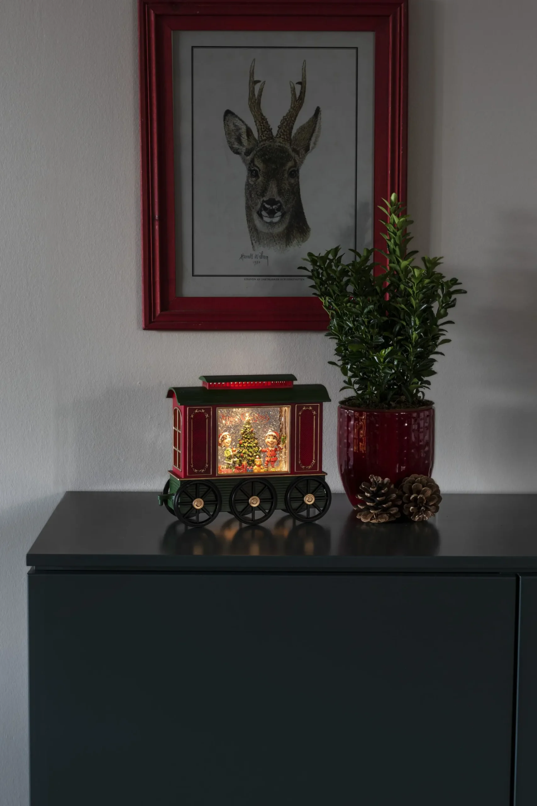 Led kerstlantaarn treinwagon met kinderen, kerstboom en kerstcadeaus